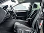 Volkswagen Passat Variant 1.5 TSI Comfort Business | Trekhaak | LED Koplampen | Keyless | Navigatie | Draadloze Telefoonlader | Parkeersensoren | Climate Control | Adaptieve Cruise Control | Metallic Lak | Lichtmetalen Velgen |