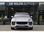 Porsche Cayenne 3.0 S E-Hybrid SportDesign 520pk Krijt Pano SoftClose Trekhaak Head-up InnoDrive Keyless 360-camera Bose