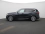 BMW X5 xDrive45e High Executive | Elektr. bed. achterklep | Climate Control / ECC | Open dak schuif/kantel | Licht metalen velgen 20 inch | Trekhaak inklapbaar | Cruise control Adaptive | Navigatie | Lederen bekleding | Elektrisch verst. stoelen | Stoelverwarming | LED koplampen | Park Distance Control voor en achter | Achteruitrijcamera | Dakrailing |