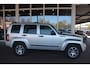 Jeep Cherokee 2.8 CRD Limited Nette auto leren bekleding trekhaak elekt verstelbare stoelen stoelverwarming airco 2675 geremd trekgewicht.