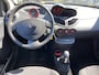 Renault Twingo 1.2-16V Dynamique,APK T/M 09-03-2027,Airco,Stuurbekrachting,Elektrischpaket,Radio Cd,Distributie is vervangen