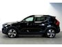 Volvo XC40 Recharge P8 AWD 300kW/408pk Aut. R-Design ADAPT.CRUISE + EL.TREKHAAK + WARMTEPOMP + 360 CAMERA + BLIS + PILOT ASSIST + GOOGLE DASHBOARD + LANE ASSIST + LEER/ALCANTARA + STOEL-&STUURVERWARMING + PARKSENSOREN V&A + 19" LM-VELGEN!!