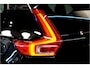 Volvo XC40 Recharge P8 AWD 300kW/408pk Aut. R-Design ADAPT.CRUISE + EL.TREKHAAK + WARMTEPOMP + 360 CAMERA + BLIS + PILOT ASSIST + GOOGLE DASHBOARD + LANE ASSIST + LEER/ALCANTARA + STOEL-&STUURVERWARMING + PARKSENSOREN V&A + 19" LM-VELGEN!!
