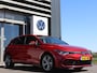 Volkswagen Golf 1.5 TSI 131 pk R-Line | Achteruitrij Camera  | Navigatie | App Connect |  Stoel + Stuurverwarming | LED Matrix | ACC |