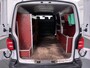 Volkswagen Transporter 2.0TDI L2H1 150pk 3-Persoons Trekhaak Airco Cruise-Control Pdc EURO 6 Comfort Betonplex Vloer Inbouwkasten Wandbetimmering 2.500 kg Trekvermogen