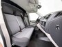 Volkswagen Transporter 2.0TDI L2H1 150pk 3-Persoons Trekhaak Airco Cruise-Control Pdc EURO 6 Comfort Betonplex Vloer Inbouwkasten Wandbetimmering 2.500 kg Trekvermogen