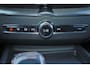 Volvo XC60 T8 Recharge AWD Ultra Black Edition - Panorama/schuifdak - IntelliSafe Assist & Surround - 360º Camera - Harman/Kardon audio - Adaptieve LED koplampen - Verwarmde voorstoelen, stuur & achterbank - Parkeersensoren voor & achter - Elektr. bedienb. voorstoelen met geheugen - Head up display - Draadloze tel. lader - Extra getint glas - Inklapbare trekhaak - 21' LMV