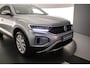 Volkswagen T-Roc Life Edition 1.5 TSI 150pk DSG Automaat Adaptive cruise control, Achteruitrijcamera, LED koplampen, App connect, Parkeersensoren, Airco, DAB, Radio