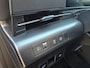 Hyundai Kona 1.6 GDI HEV 138pk DCT Premium Sky | Schuif-/Kantel Dak | 360° Camera | Stoelverwarming Voor & Achter | Stoelverkoeling | Keyless Entry |