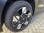 Hyundai Kona 1.6 GDI HEV 138pk DCT Premium Sky | Schuif-/Kantel Dak | 360° Camera | Stoelverwarming Voor & Achter | Stoelverkoeling | Keyless Entry |