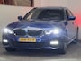 BMW 3-Serie TOURING 330E XDRIVE 4X4 PHEV HIGH EXECUTIVE M PAKKET LEDER/ALCANTARA NAVIGATIE CRUISE CONTROL PANORAMA SCHUIF/KANTELDAK APPLE CARPLAY/ANDROID KEYLESS GO UITKLAPBARE TREKHAAK PDC ZEER MOOI !!