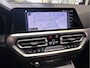 BMW 3-Serie TOURING 330E XDRIVE 4X4 PHEV HIGH EXECUTIVE M PAKKET LEDER/ALCANTARA NAVIGATIE CRUISE CONTROL PANORAMA SCHUIF/KANTELDAK APPLE CARPLAY/ANDROID KEYLESS GO UITKLAPBARE TREKHAAK PDC ZEER MOOI !!