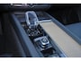 Volvo XC60 T6 Recharge AWD Plus Dark - Panorama/schuifdak - IntelliSafe Assist & Surround - 360º Camera - Harman/Kardon audio - Verwarmde voorstoelen, stuur & achterbank - Parkeersensoren voor & achter - Elektr. bedienb. voorstoelen met geheugen - Head up display - Draadloze tel. lader - Extra getint glas - 19' LMV