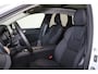 Volvo XC60 T6 Recharge AWD Plus Dark - Panorama/schuifdak - IntelliSafe Assist & Surround - 360º Camera - Harman/Kardon audio - Verwarmde voorstoelen, stuur & achterbank - Parkeersensoren voor & achter - Elektr. bedienb. voorstoelen met geheugen - Head up display - Draadloze tel. lader - Extra getint glas - 19' LMV