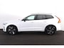 Volvo XC60 T6 Recharge AWD Plus Dark - Panorama/schuifdak - IntelliSafe Assist & Surround - 360º Camera - Harman/Kardon audio - Verwarmde voorstoelen, stuur & achterbank - Parkeersensoren voor & achter - Elektr. bedienb. voorstoelen met geheugen - Head up display - Draadloze tel. lader - Extra getint glas - 19' LMV