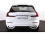 Volvo XC60 T6 Recharge AWD Plus Dark - Panorama/schuifdak - IntelliSafe Assist & Surround - 360º Camera - Harman/Kardon audio - Verwarmde voorstoelen, stuur & achterbank - Parkeersensoren voor & achter - Elektr. bedienb. voorstoelen met geheugen - Head up display - Draadloze tel. lader - Extra getint glas - 19' LMV