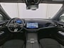 Mercedes-Benz E-klasse Estate 300 e AMG Line AMG Line | Night Pakket | Panorama Schuif-Kanteldak | MBUX Superscreen | 20 Inch AMG Velgen | Trekhaak \ Memory Pakket Voorstoelen. Inclusief 24 maanden Mercedes-Benz Certified garantie voor Europa.