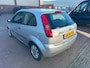 Ford Fiesta 1.4-16V Ghia |NIEUW APK|ELEKTR PAKKET|RIJD SCHAKELT GOED|