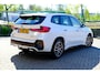 BMW X1 SDrive18i M Sport Aut. Leder|CarPlay|1e Eig|Sportstoelen|LMV|Cam