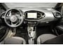 Toyota Aygo X 1.0 VVT-i S-CVT Premium | CarPlay | Clima | Navi | DAB | Two-Tone | All season banden |