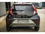 Toyota Aygo X 1.0 VVT-i S-CVT Premium | CarPlay | Clima | Navi | DAB | Two-Tone | All season banden |