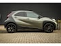 Toyota Aygo X 1.0 VVT-i S-CVT Premium | CarPlay | Clima | Navi | DAB | Two-Tone | All season banden |