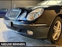 Mercedes-Benz E-klasse 240 Elegance Automaat. Youngtimer. BTW auto met slechts 104000 km !!