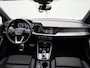 Audi A3 Sportback 45 TFSI e S edition Competition l Adaptive cruise control l Glazen panoramadak l Climate control l Achteruitrijcamera l Dodehoekdetectie l Navigatie l Stylingpakket carbon l Stoelverwarming l Alarm klasse III l Optiekpakket zwart plus
