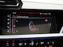Audi A3 Sportback 45 TFSI e S edition Competition l Adaptive cruise control l Glazen panoramadak l Climate control l Achteruitrijcamera l Dodehoekdetectie l Navigatie l Stylingpakket carbon l Stoelverwarming l Alarm klasse III l Optiekpakket zwart plus