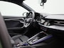 Audi A3 Sportback 45 TFSI e S edition Competition l Adaptive cruise control l Glazen panoramadak l Climate control l Achteruitrijcamera l Dodehoekdetectie l Navigatie l Stylingpakket carbon l Stoelverwarming l Alarm klasse III l Optiekpakket zwart plus
