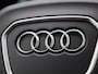 Audi A3 Sportback 45 TFSI e S edition Competition l Adaptive cruise control l Glazen panoramadak l Climate control l Achteruitrijcamera l Dodehoekdetectie l Navigatie l Stylingpakket carbon l Stoelverwarming l Alarm klasse III l Optiekpakket zwart plus