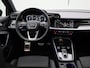 Audi A3 Sportback 45 TFSI e S edition Competition l Adaptive cruise control l Glazen panoramadak l Climate control l Achteruitrijcamera l Dodehoekdetectie l Navigatie l Stylingpakket carbon l Stoelverwarming l Alarm klasse III l Optiekpakket zwart plus