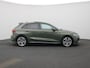 Audi A3 Sportback 45 TFSI e S edition Competition l Adaptive cruise control l Glazen panoramadak l Climate control l Achteruitrijcamera l Dodehoekdetectie l Navigatie l Stylingpakket carbon l Stoelverwarming l Alarm klasse III l Optiekpakket zwart plus
