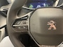 Peugeot 2008 1.2 PureTech Allure Pack Stoelverwarming | Carplay | Keyless | 17" Lichtmetaal | Carplay | Digitaal Dashboard | LED | Stof/Leder| Achteruitrijcamera | Airco (automatisch) | Apple Carplay/Android Auto|telefoonintegratie premium