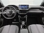 Peugeot 2008 1.2 Hybrid Allure 145pk Automaat | Navigatie | Camera Voor + Achter | Adaptieve Cruise Control | 17"LMV | LED | Dodehoekdetectie | Keyless Entry/Start | Apple Carplay/Android Auto |