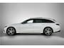 Mercedes-Benz E-klasse Estate 300 e AMG Plug-In Hybride AMG | Night Pakket | Panorama Schuif-Kanteldak | MBUX Superscreen | Trekhaak | Stuur en Stoelverwarming. Inclusief 24 maanden Mercedes-Benz Certified garantie voor Europa.