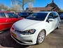 Volkswagen Golf 1.5 TSI Highline automaat. 100 % onderhouden en in nieuw staat! O,a, carplay, navi, pdc, luxe bekleding, etc.!