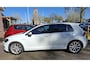Volkswagen Golf 1.5 TSI Highline automaat. 100 % onderhouden en in nieuw staat! O,a, carplay, navi, pdc, luxe bekleding, etc.!