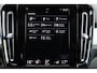 Volvo XC40 T4 Recharge Inscription - Harman/Kardon audio - Parkeercamera achter - Verwarmde voorstoelen & stuur - Parkeersensoren voor & achter - Volvo On Call - Cruise control - Extra getint glas - Elektr. inklapbare trekhaak - 21' LMV