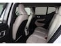 Volvo XC40 T4 Recharge Inscription - Harman/Kardon audio - Parkeercamera achter - Verwarmde voorstoelen & stuur - Parkeersensoren voor & achter - Volvo On Call - Cruise control - Extra getint glas - Elektr. inklapbare trekhaak - 21' LMV