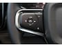 Volvo XC40 T4 Recharge Inscription - Harman/Kardon audio - Parkeercamera achter - Verwarmde voorstoelen & stuur - Parkeersensoren voor & achter - Volvo On Call - Cruise control - Extra getint glas - Elektr. inklapbare trekhaak - 21' LMV