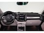 Volvo XC40 T4 Recharge Inscription - Harman/Kardon audio - Parkeercamera achter - Verwarmde voorstoelen & stuur - Parkeersensoren voor & achter - Volvo On Call - Cruise control - Extra getint glas - Elektr. inklapbare trekhaak - 21' LMV