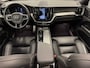 Volvo XC60 2.0 B5 R-design / Pano / Trekhaak / Massage / 360 camera / 22 inch / H&K