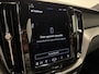 Volvo XC60 2.0 B5 R-design / Pano / Trekhaak / Massage / 360 camera / 22 inch / H&K