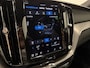 Volvo XC60 2.0 B5 R-design / Pano / Trekhaak / Massage / 360 camera / 22 inch / H&K