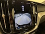 Volvo XC60 2.0 B5 R-design / Pano / Trekhaak / Massage / 360 camera / 22 inch / H&K