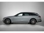 Mercedes-Benz E-klasse Estate 300 e AMG Plug-In Hybride AMG Line | Night Pakket | Trekhaak | MBUX Superscreen | 20 Inch AMG Velgen | Ledkoplampen. Inclusief 24 maanden MB Certified garantie voor Europa.
