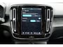 Volvo XC40 Recharge Plus 70 kWh | Verwarmbare voorstoelen en stuurwiel | Dealeronderhouden | Google Infotainment | 4-Seizoenenbanden | Parkeercamera | Parkeersensoren voor + achter |