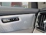 Volvo XC90 T8 Recharge AWD Ultra Bright - Luchtvering - Panorama/schuifdak - IntelliSafe Assist & Surround  - 360º Camera - Bowers & Wilkins audio - Adaptieve LED koplampen - Verwarmde voorstoelen, stuur & achterbank - Parkeersensoren voor & achter - Elektr. bedienb. voorstoelen met geheugen - Geventileerde voorstoelen - Head up display - Draadloze tel. lader - Inklapbare trekhaak - 22' LMV