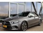 Mercedes-Benz A-klasse A180 136PK AUTOMAAT LUXURY LINE Panodak | Groot Navi | Adapt.Cruise | Camera | Leer | Led | Dodehoek | 17 Inch Lm |